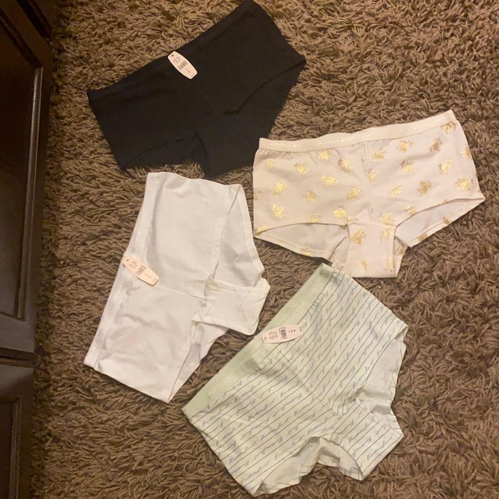 NWT Victoria secret boy shorts medium